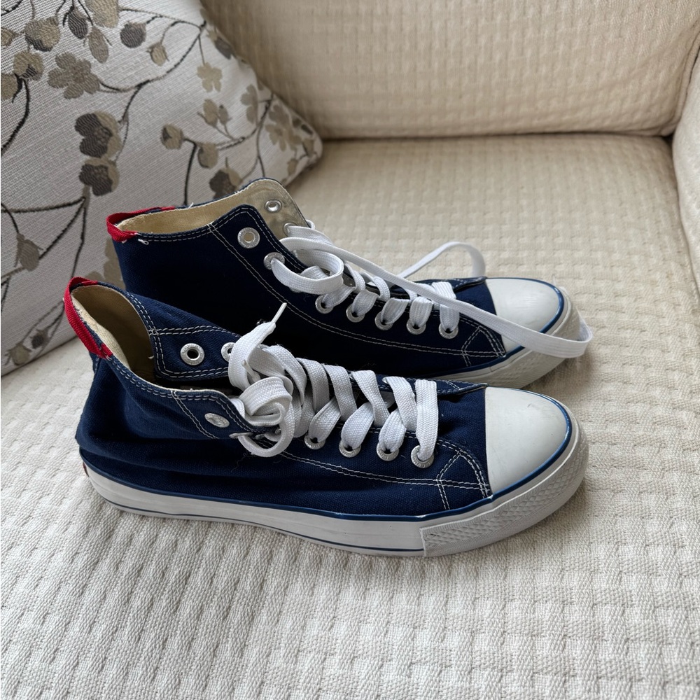 Navy High-Top Sneakers with White Laces